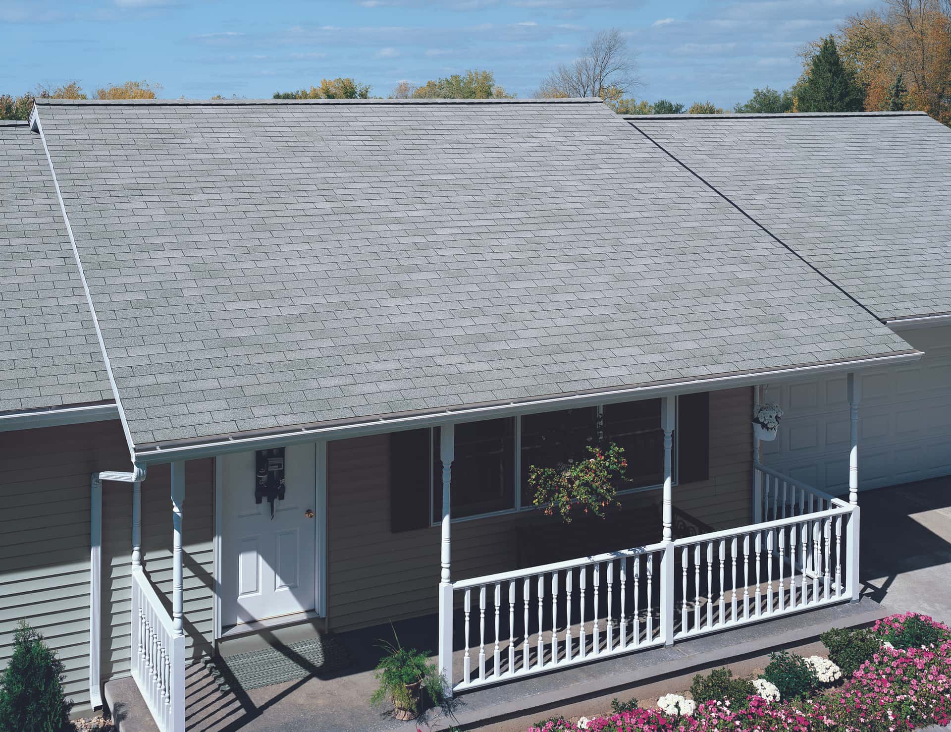 Owens Corning Supreme® Aspen Gray Beauty Shot
