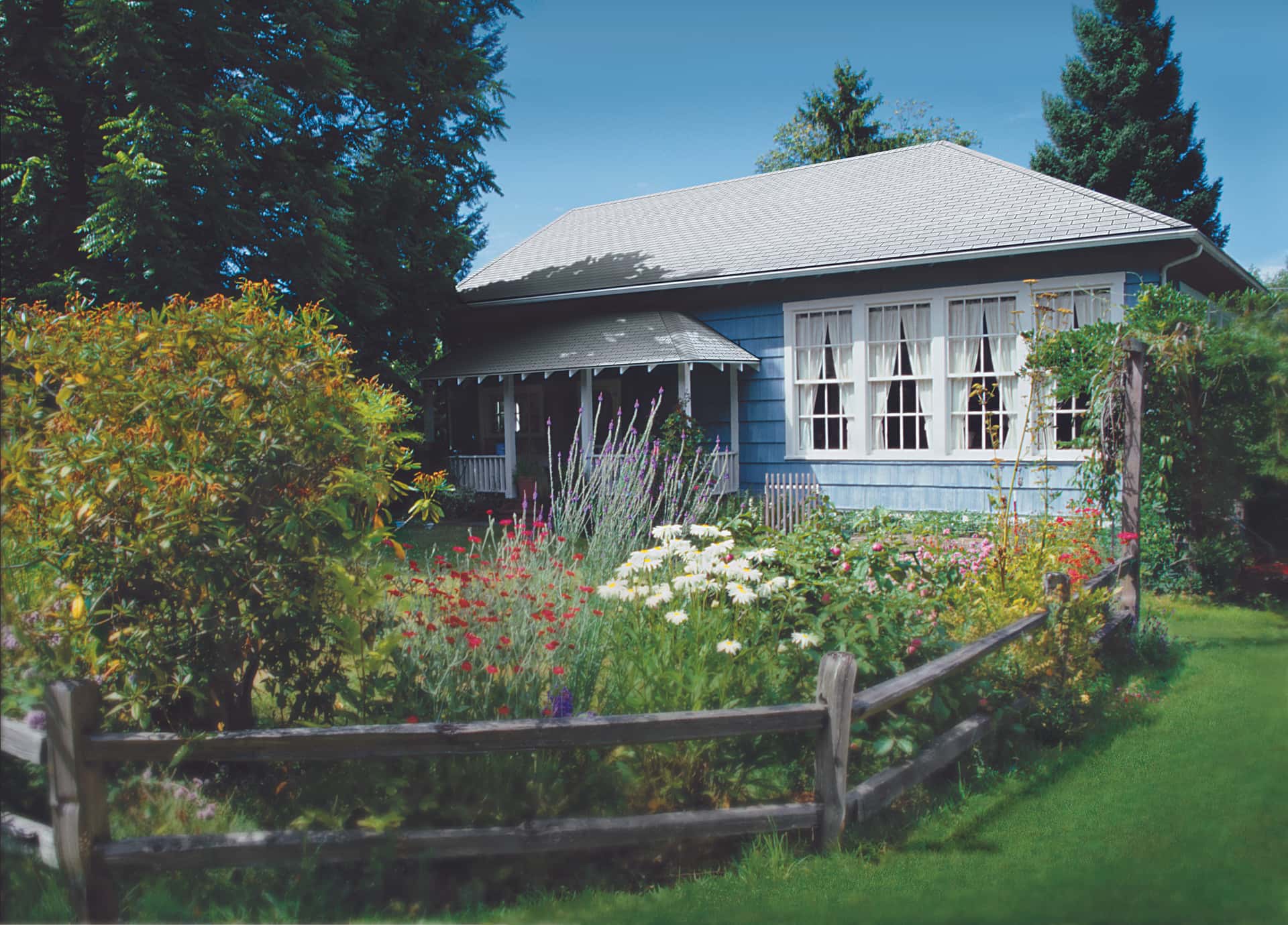 Owens Corning Supreme® Shasta White Beauty Shot