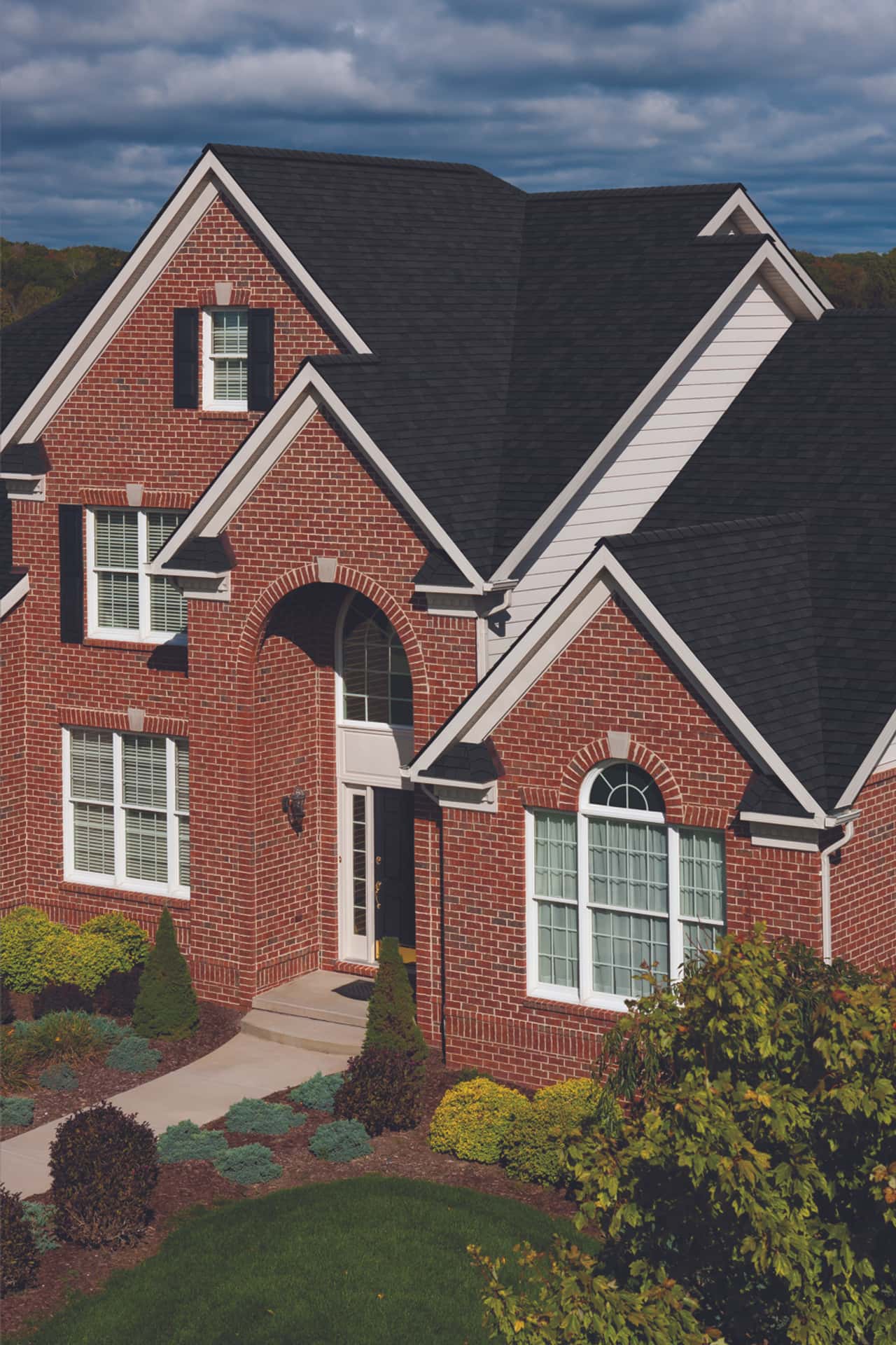Owens Corning TruDefinition® Duration STORM® Onyx Black Beauty Shot
