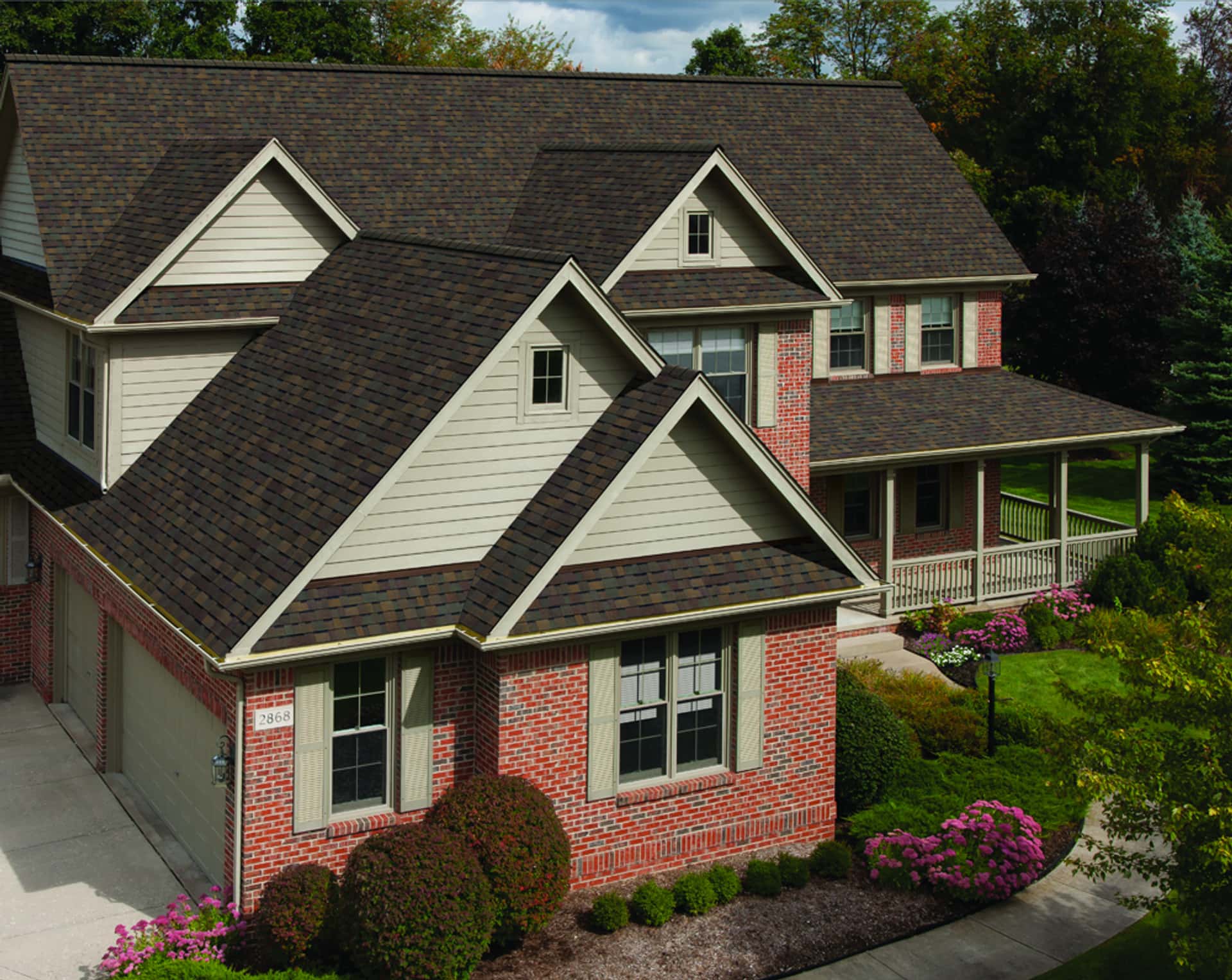 Owens Corning TruDefinition® Duration STORM® Teak Beauty Shot