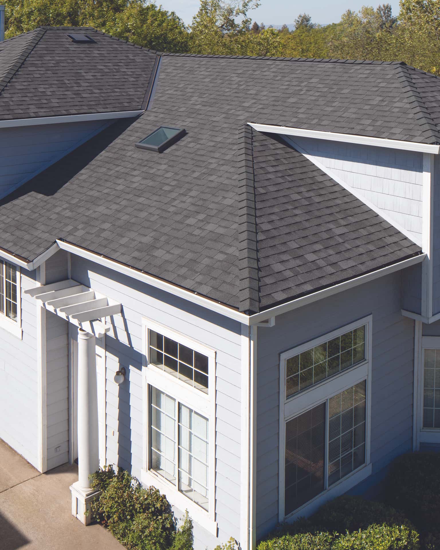 Owens Corning TruDefinition® Duration® COOL Mountainside Intro Beauty Shot